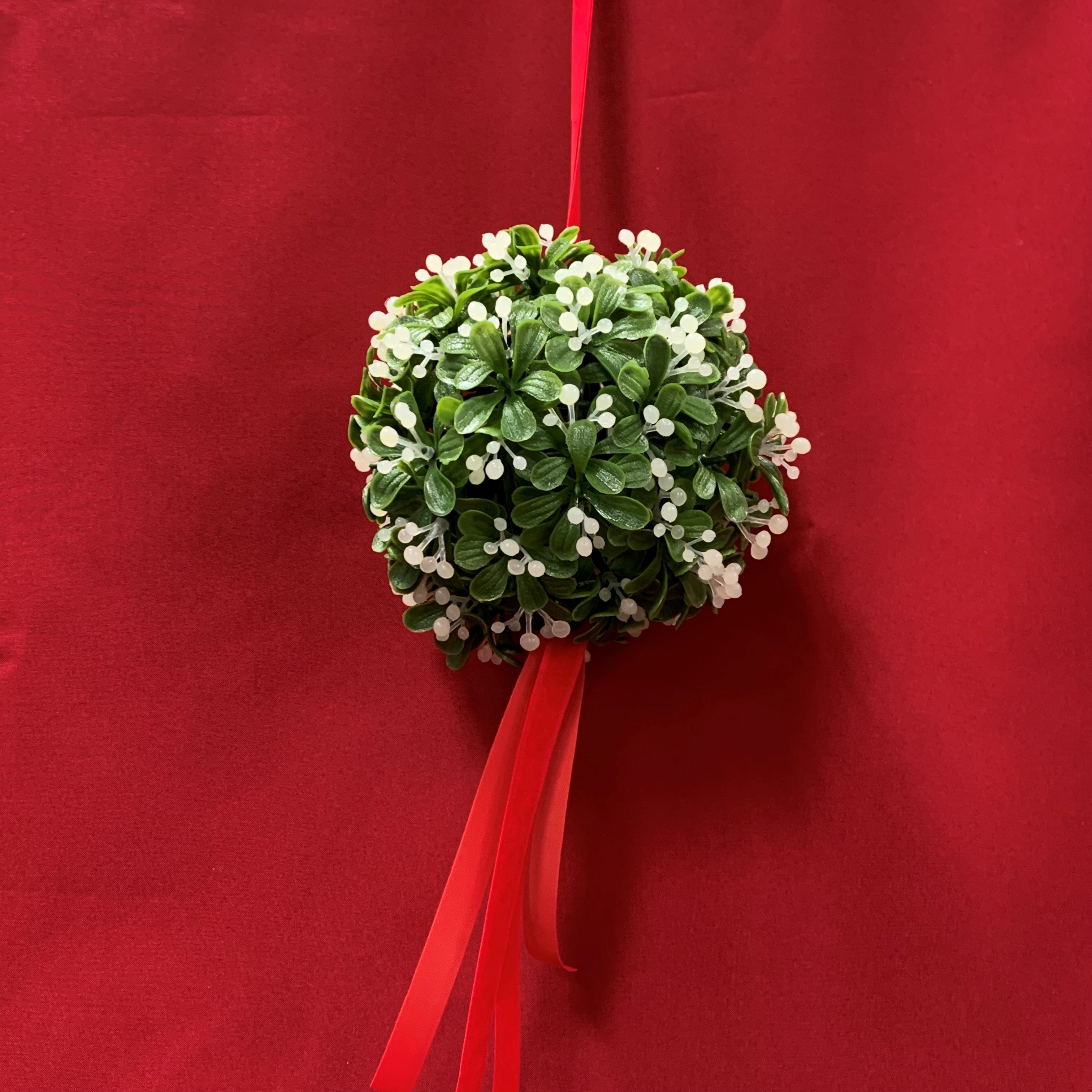 MISTLETOE BALL 7IN